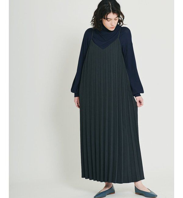 IKKA LOUNGE「&radic;M ルートエム プリーツワンピース」|ワンピース|