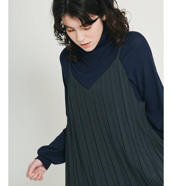 IKKA LOUNGE「&radic;M ルートエム プリーツワンピース」|ワンピース|