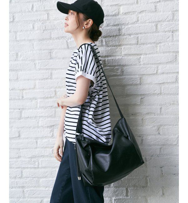 ikka「撥水合皮ハーフムーンビッグショルダーバッグ」|その他|