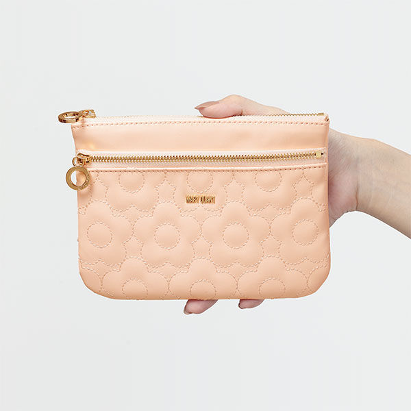 MARY QUANT「キルトフォームデイジー 2ファスナーポーチ」|ポーチ|パールピンク