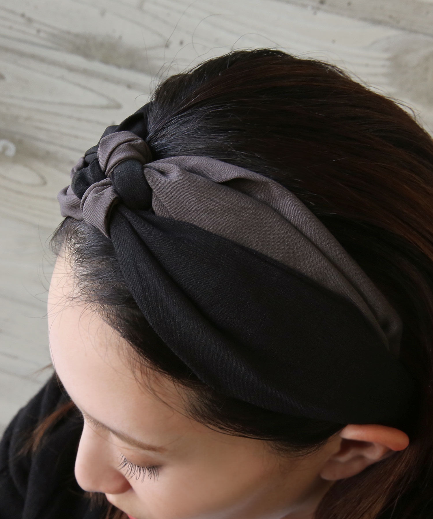 colleca la「バイカラーノットターバン」|ヘアバンド|ブラウン&times;ブラック