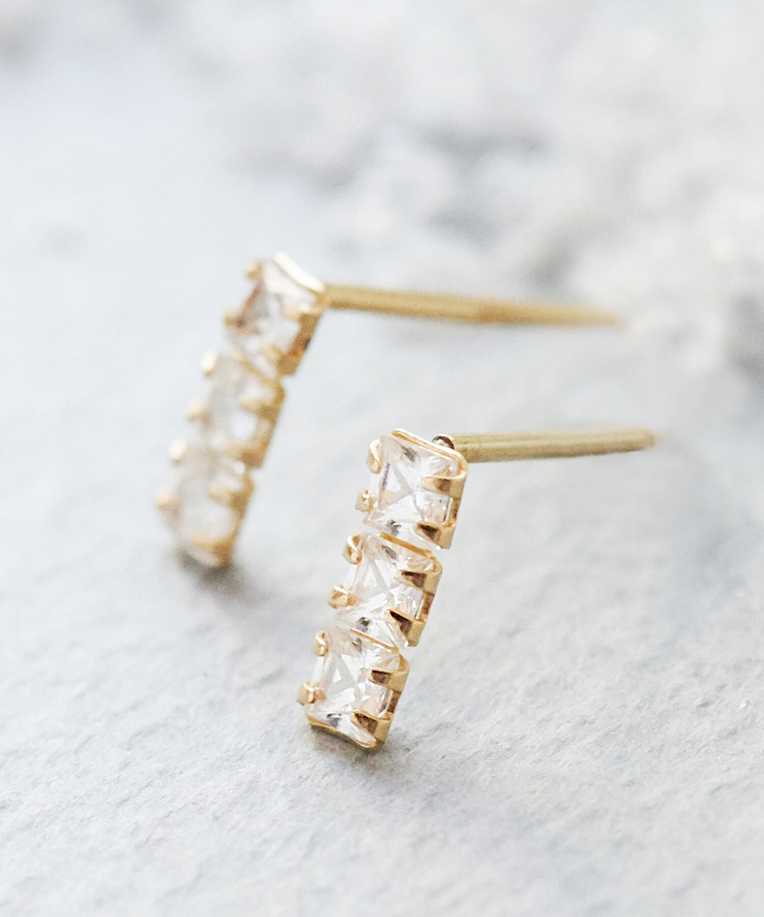 Phoebe「【K10】ストーンバーピアス/BOX付き」|ピアス|