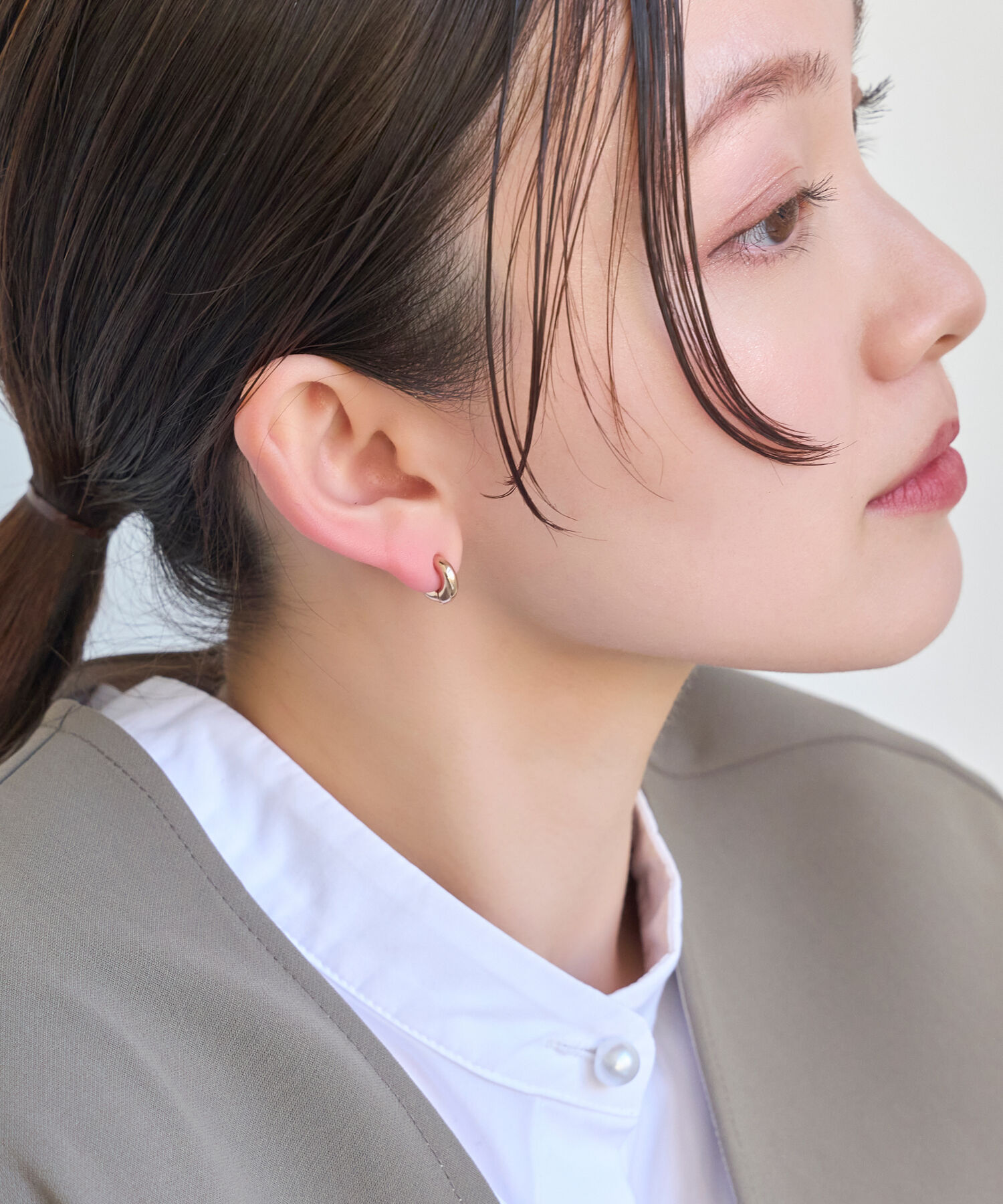 Phoebe「【金属アレルギー対応】シンプルフープスナップイヤリング　シャンパンゴールド」|イヤリング|