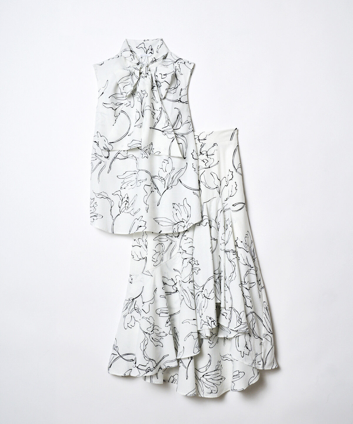 REDYAZEL「オリジナルフラワーボウタイセットアップ」|ワンピース|