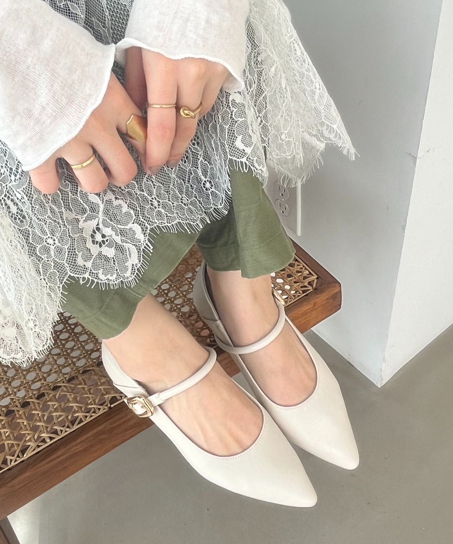 WA Oriental TRaffic「ポインテッドトゥストラップバブーシュ/42110 パンプス 人気 トレンド 売れてる」|パンプス|WHITE