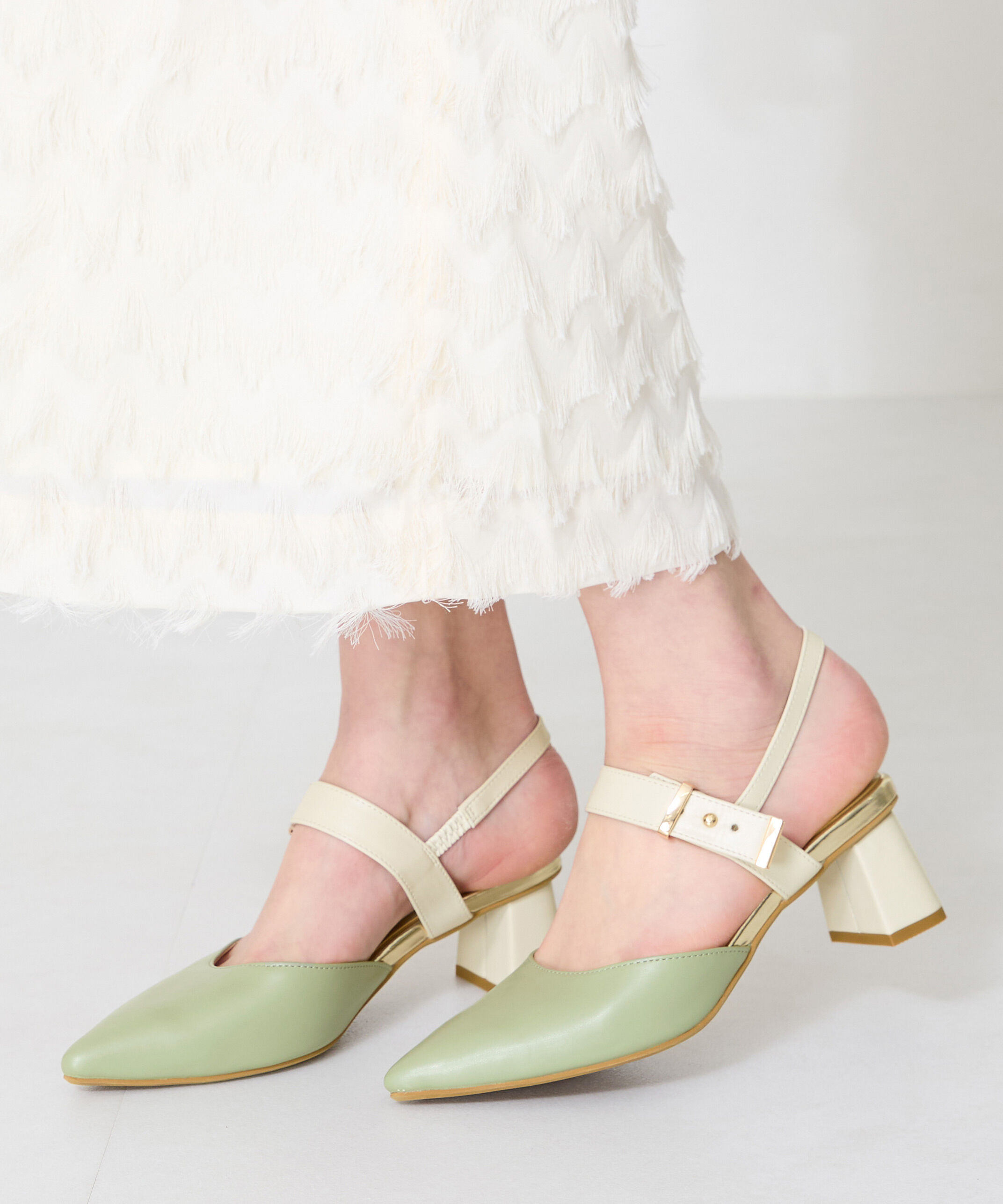 ORiental TRaffic「●2025春夏新作●ポインテッドトゥボタンベルトパンプス/51118 パンプス トレンド 人気 売れてる」|パンプス|