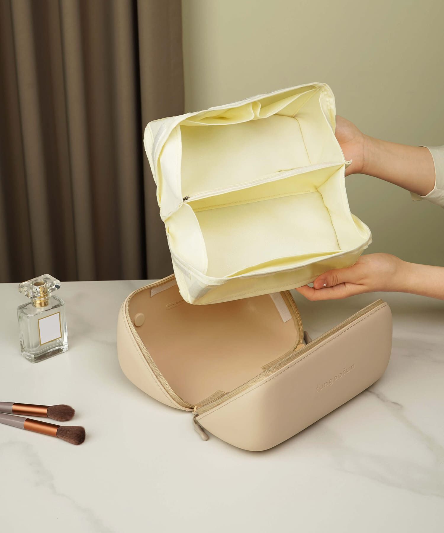 fungoofun「【WEB限定】EVAボックス型マルチポーチ/G-0015 ポーチ 人気 トレンド 売れてる 軽量 柔らかい」|ハンドバッグ|