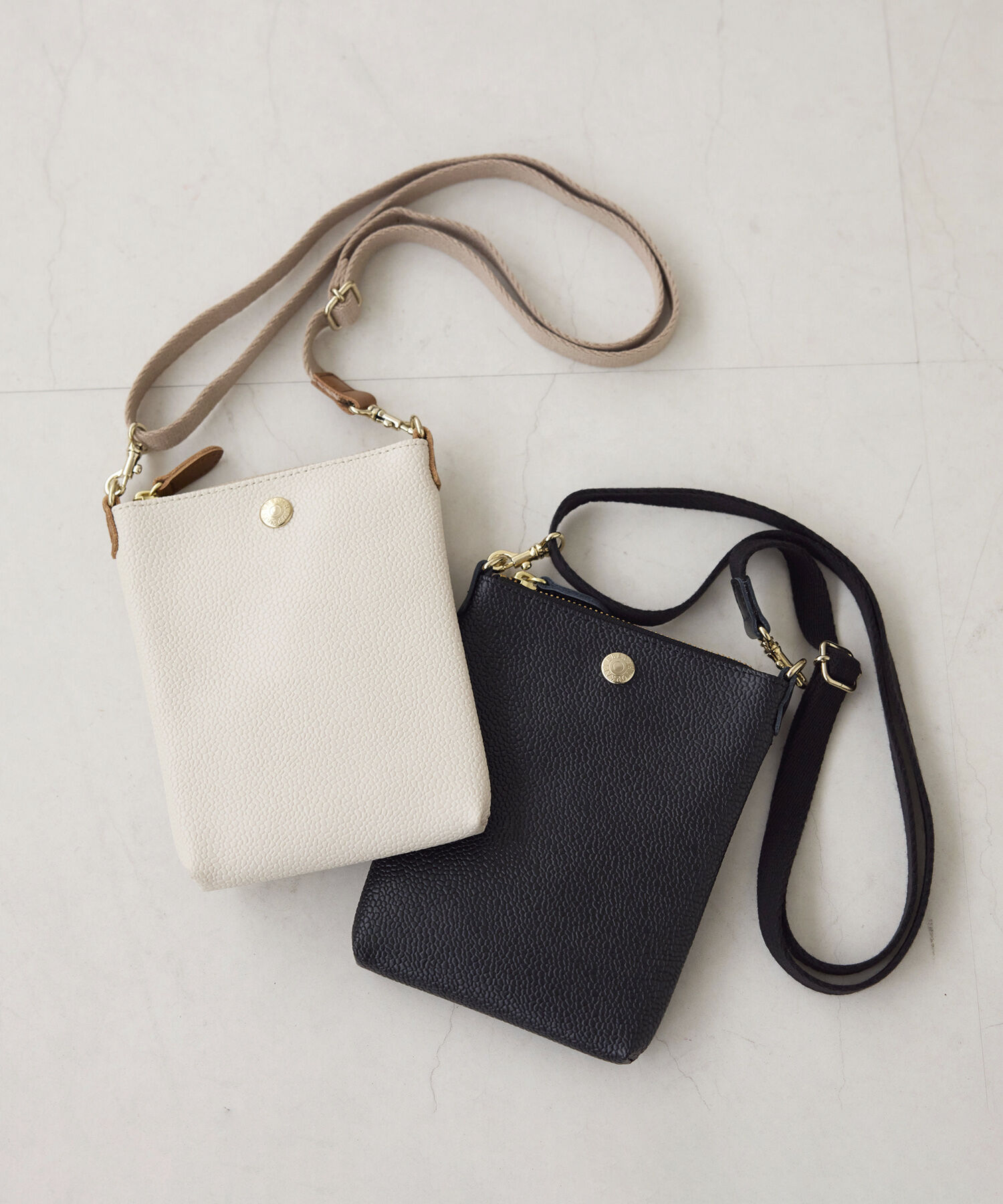 TOPKAPI BREATH「 SCOTCH GRAIN スコッチグレイン ネオレザー サコッシュ スマホ ショルダーバッグ【VERY 掲載】」|ショルダー・メッセンジャー|クリーム