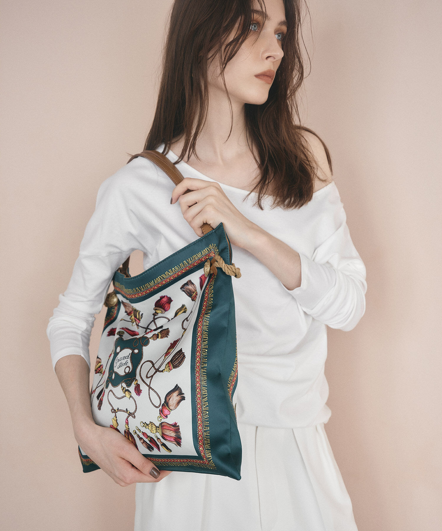 TOPKAPI TREASURE「【TREASURE TOPKAPI】マイルドサテン スカーフ柄 トートバッグ」|トートバッグ|