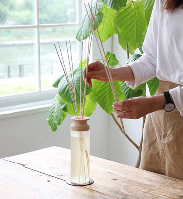 B-COMPANY「大容量／芳香期間6ヶ月　リードディフューザー」|アロマ・ルームフレグランス|