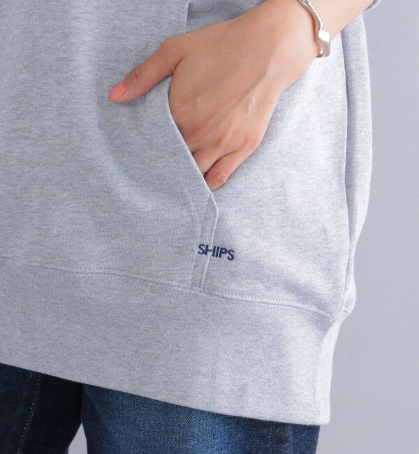 SHIPS「【WEB限定】SHIPS: マイクロ SHIPS 刺繍 ロゴ 裏毛 スウェット プルオーバーパーカー」|パーカー|
