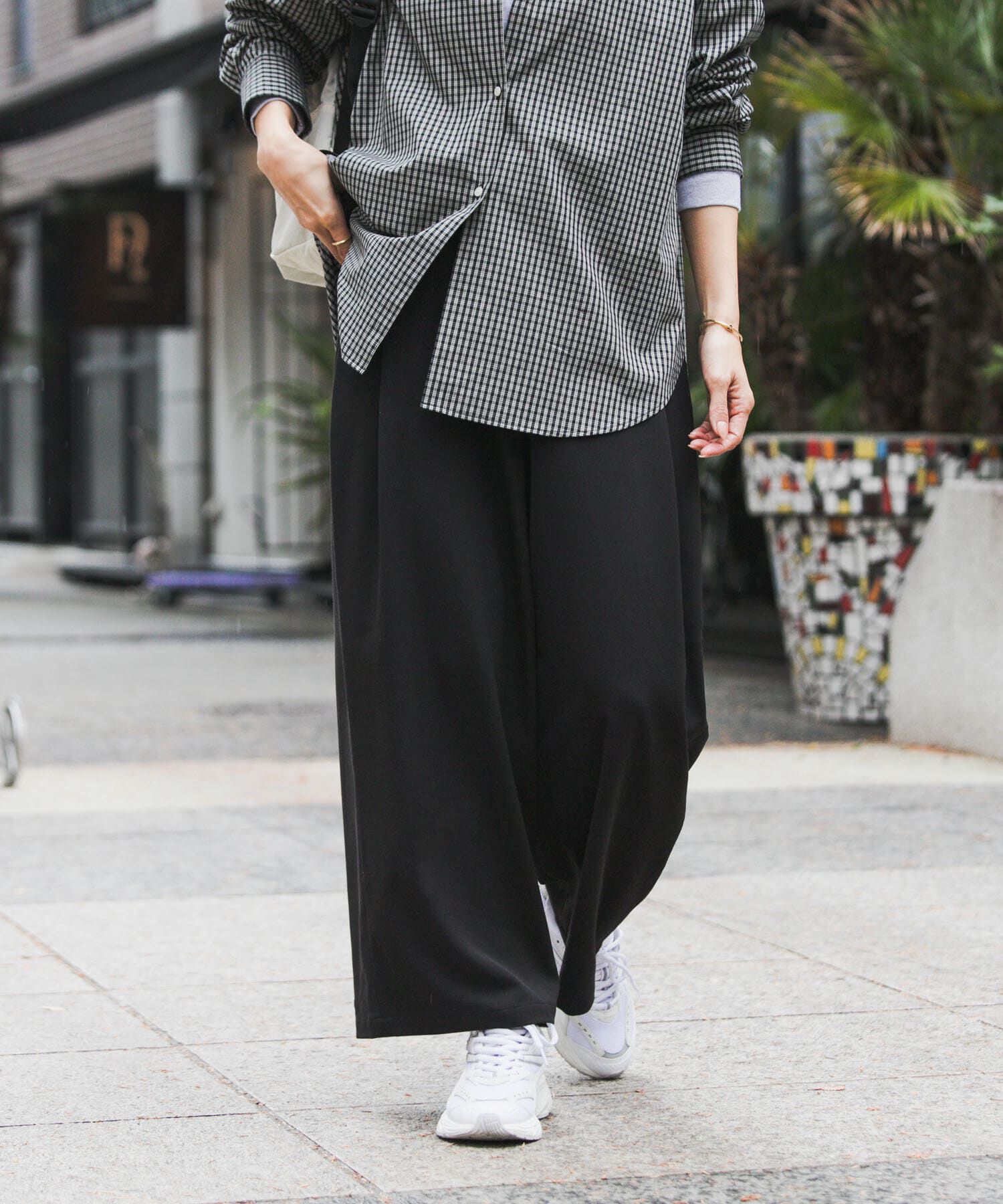 URBAN RESEARCH DOORS「『UR TECH』完声9分丈ワイドパンツ」|その他|ブラック