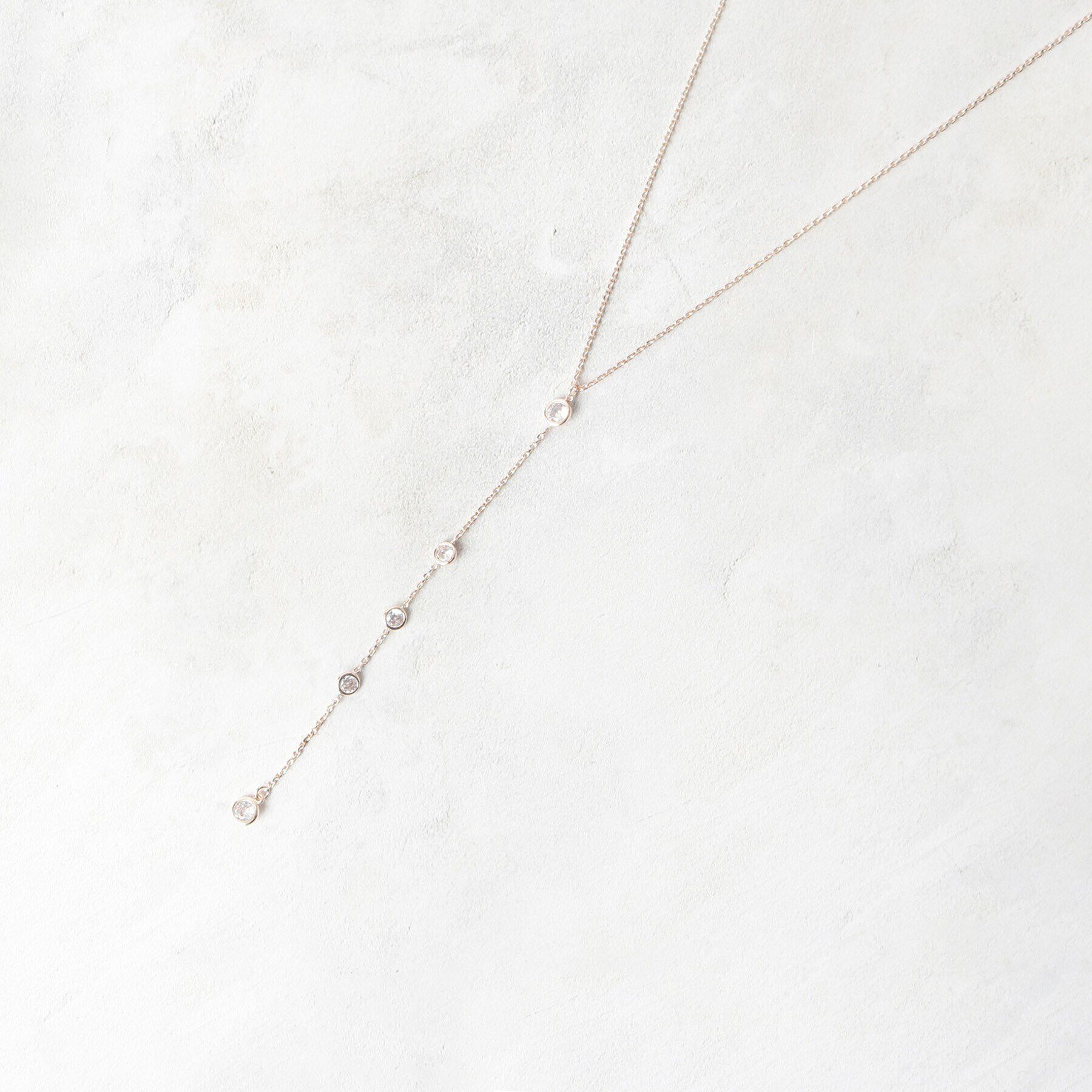 grove「プチビジューロングY字ネックレス」|ネックレス|