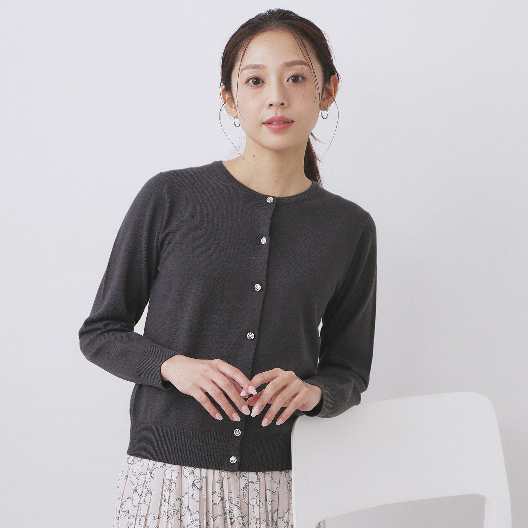 index「柄編みクルーネックカーディガン【洗濯機OK】《7col》」|カーディガン|チャコールグレー(8