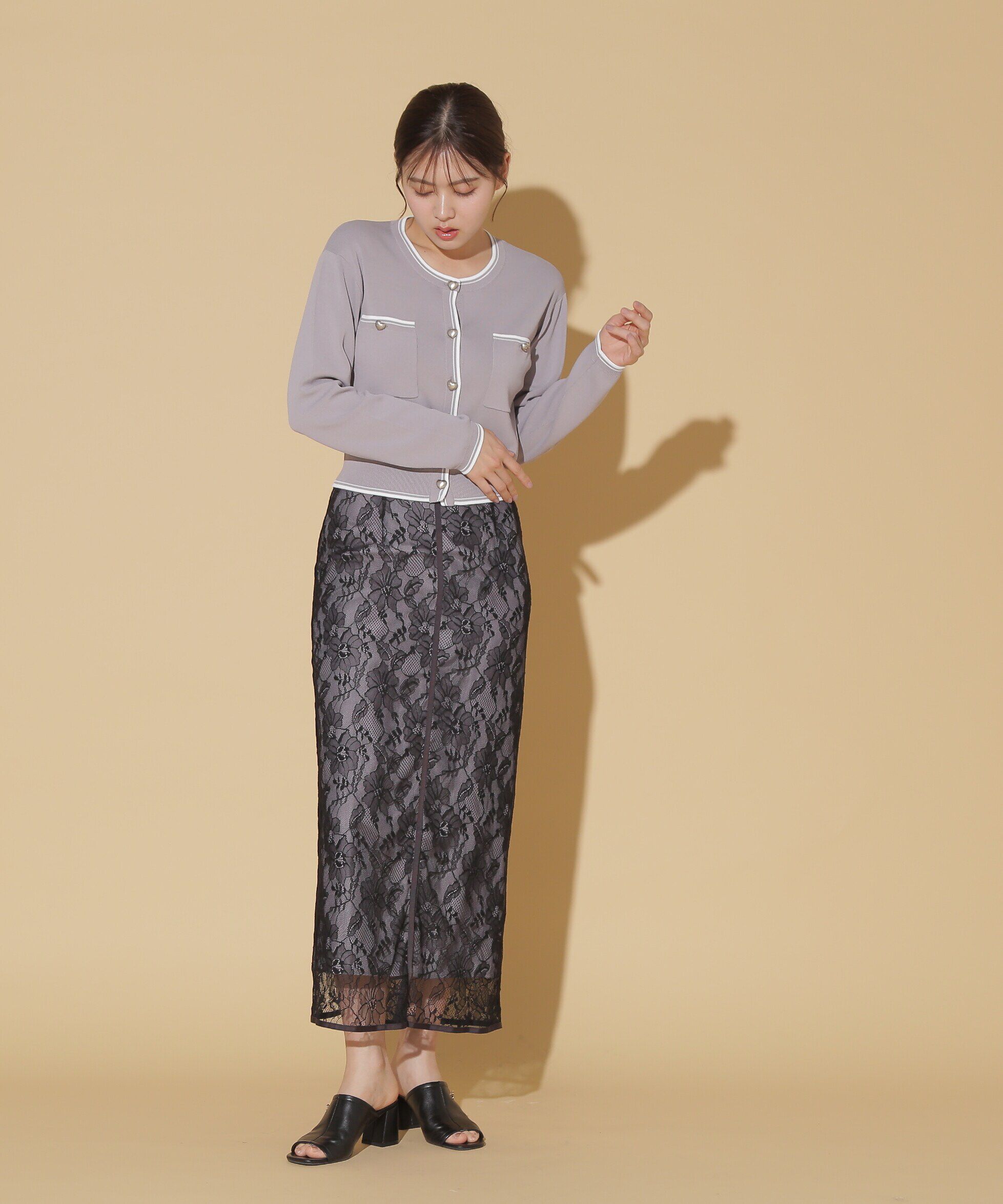  「バリエーションハートメタルUVカーデ WEB限定カラー:白赤」|ニット・セーター|