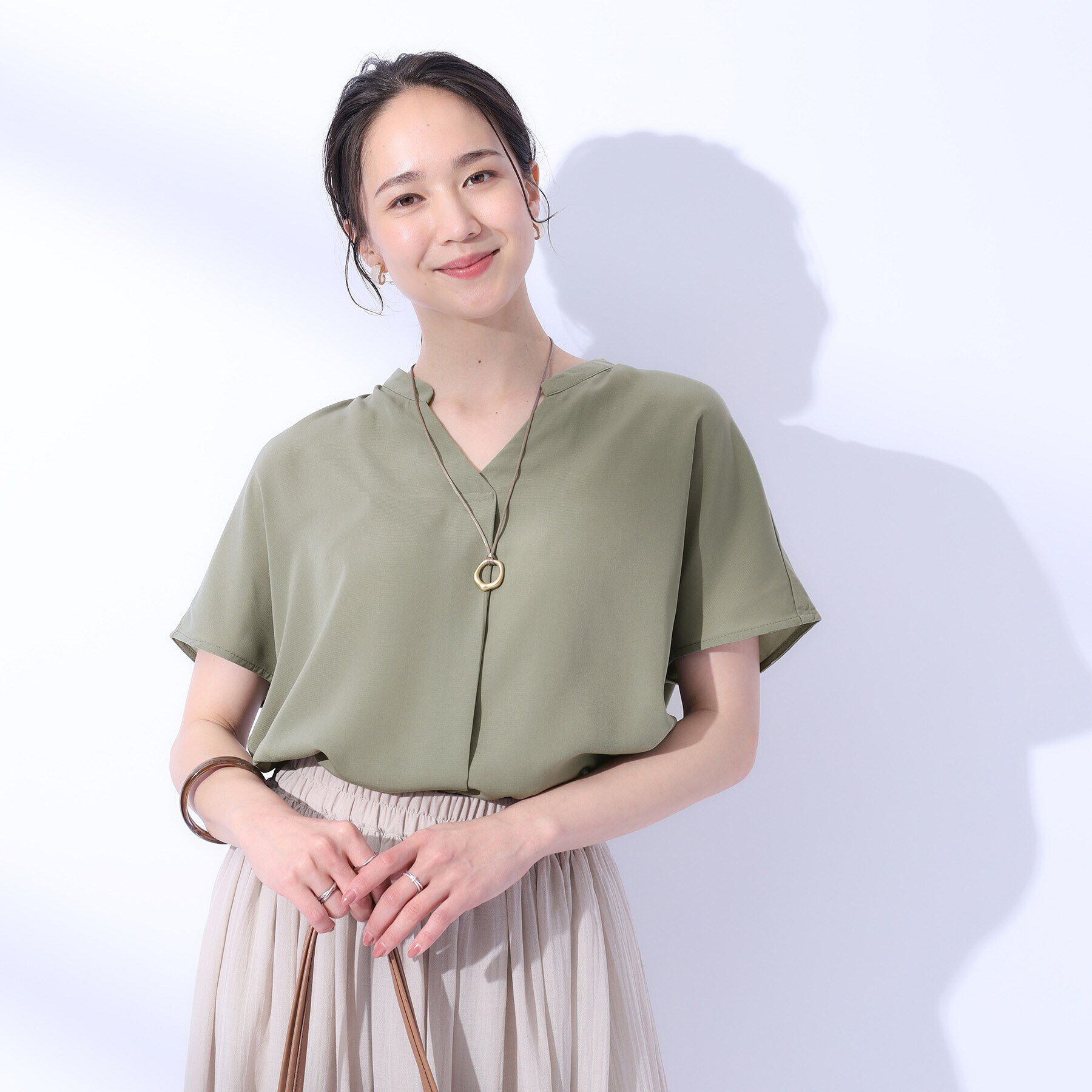 SHOO･LA･RUE「【洗える/プチプラ/無理せずキレイ】女性らしく好印象 スキッパーブラウス」|シャツ・ブラウス|