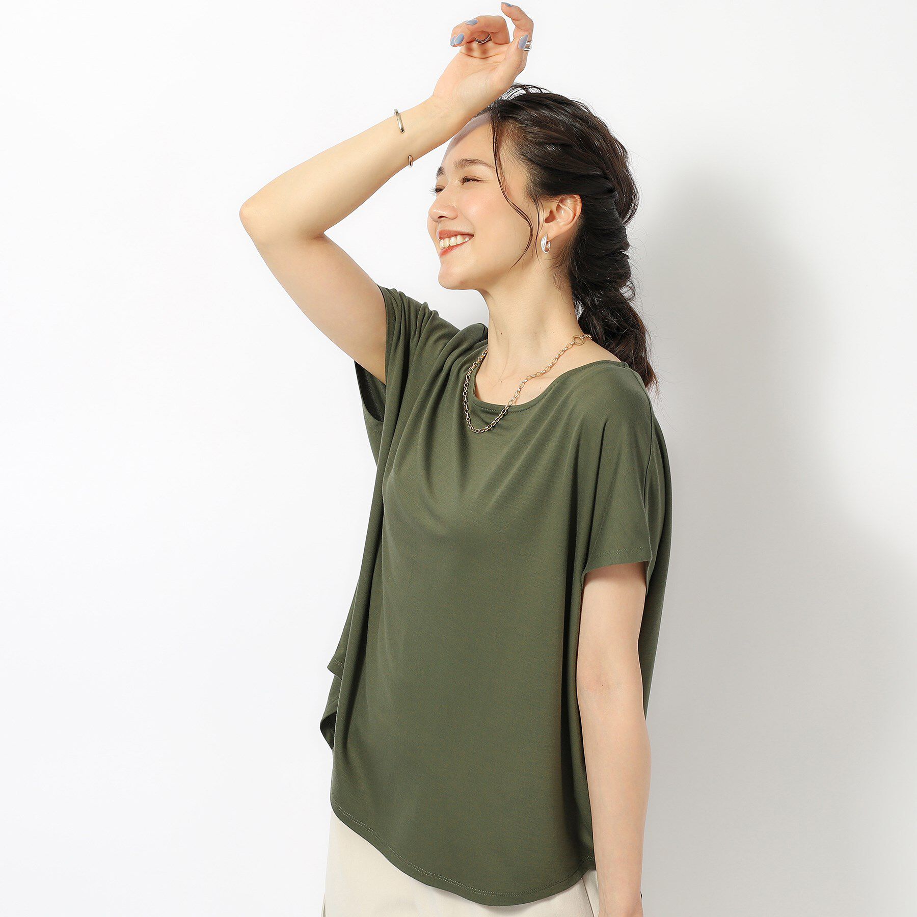 SHOO･LA･RUE「【UV】アウトで決まる とろみラウンドヘム半袖トップス」|Tシャツ・カットソー|カーキ(027)