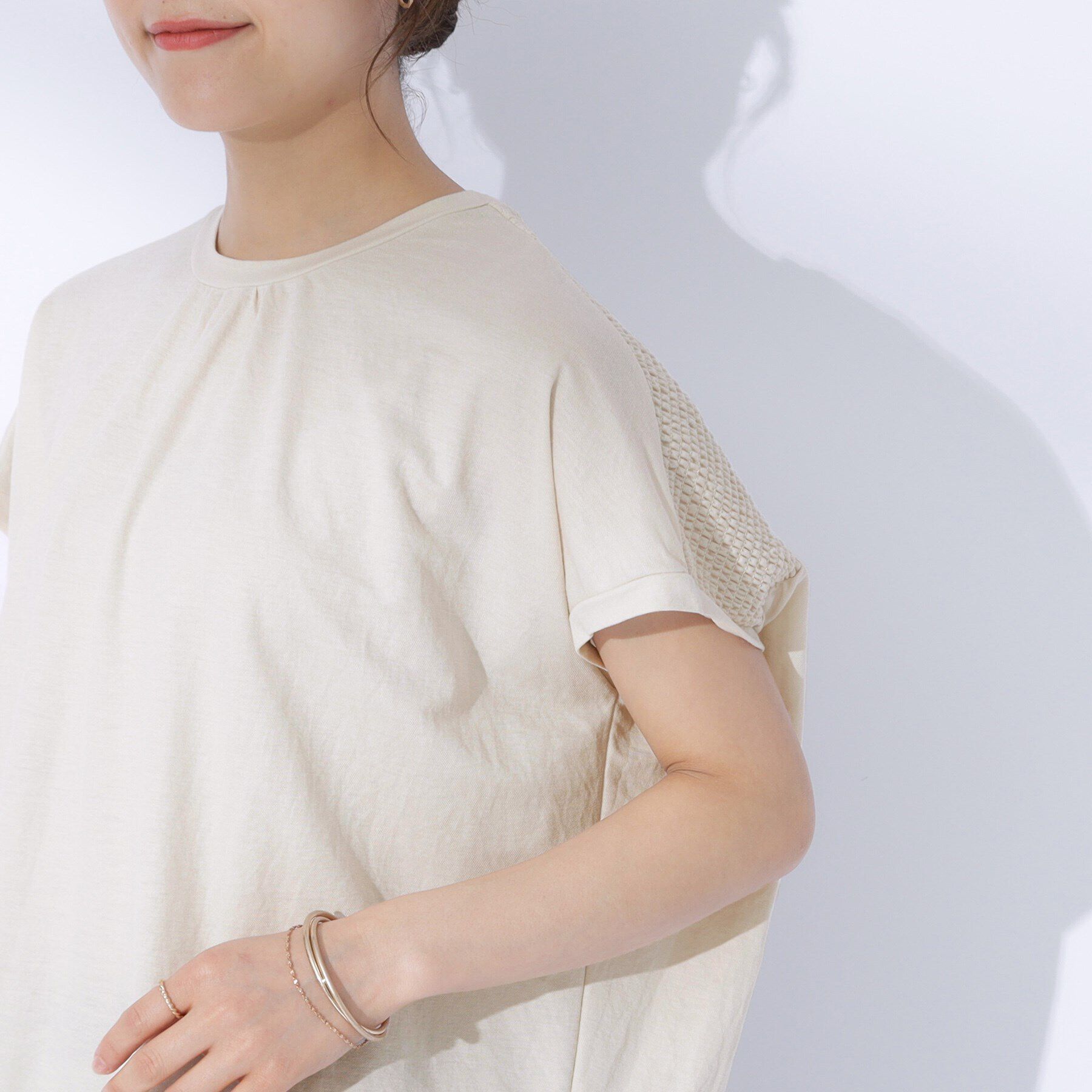 SHOO･LA･RUE「後ろ姿も抜かりなく バックシャーリング切り替えトップス」|Tシャツ・カットソー|