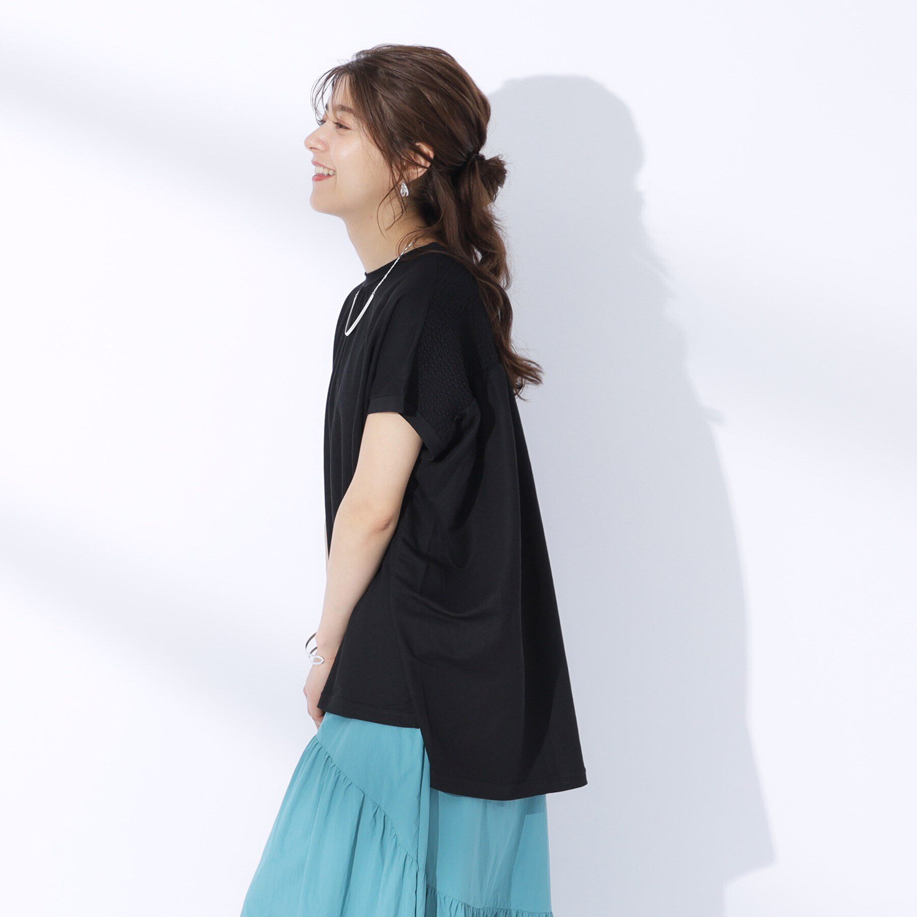 SHOO･LA･RUE「後ろ姿も抜かりなく バックシャーリング切り替えトップス」|Tシャツ・カットソー|