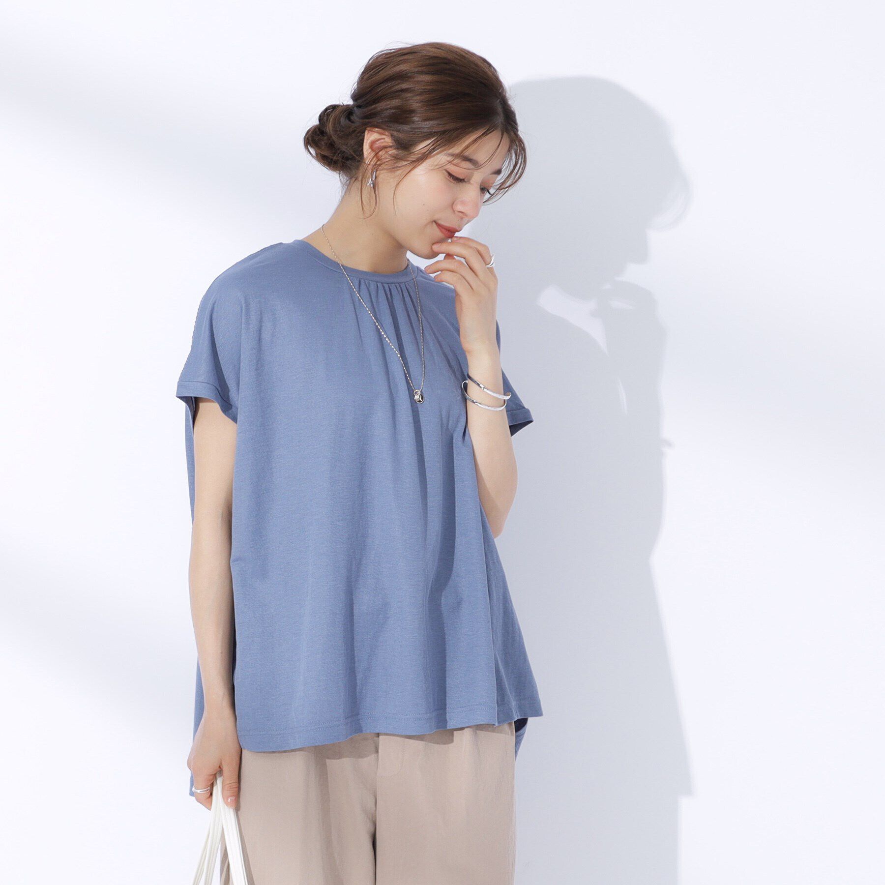 SHOO･LA･RUE「後ろ姿も抜かりなく バックシャーリング切り替えトップス」|Tシャツ・カットソー|