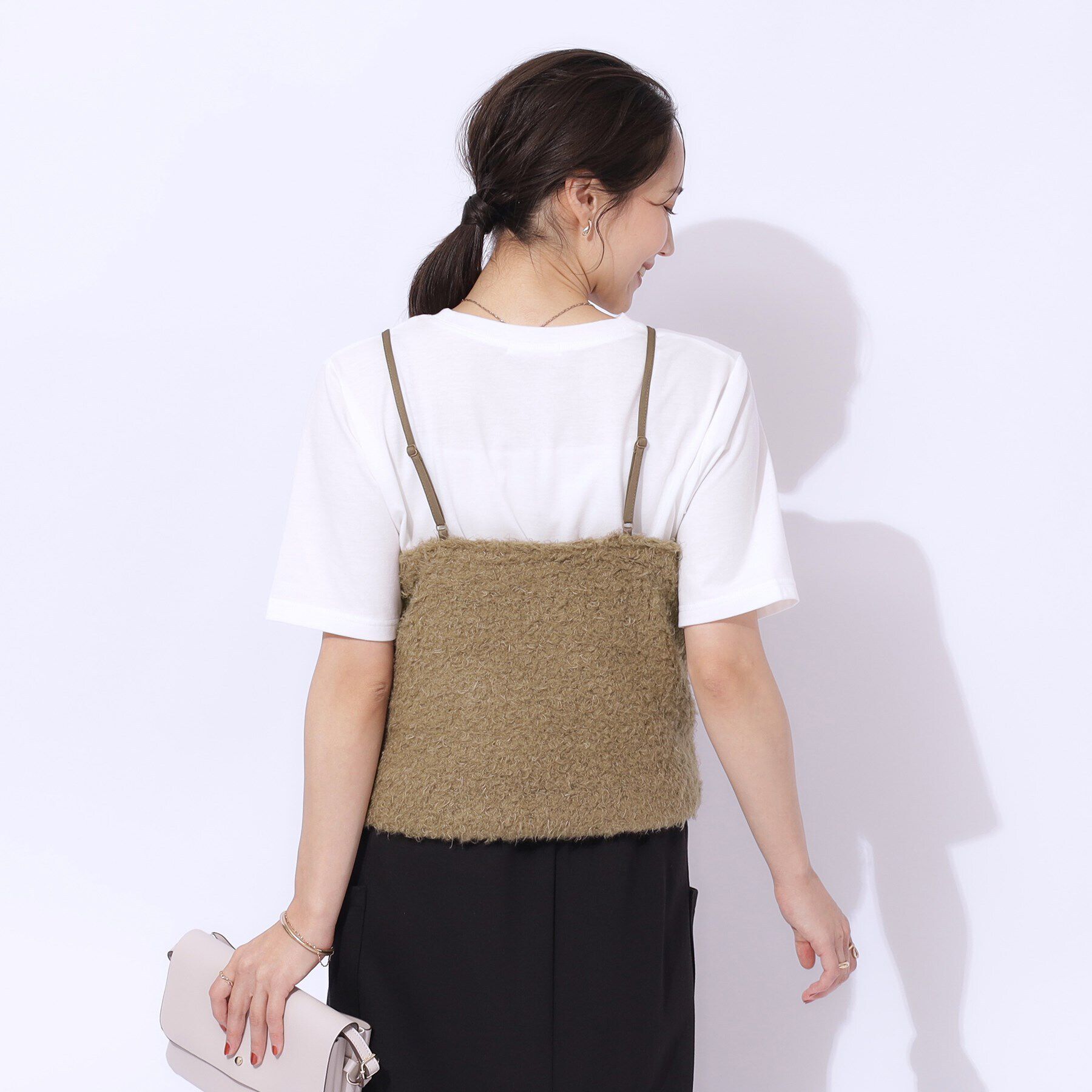 SHOO･LA･RUE「【2点セット】秋冬も活躍 フェイクファービスチェ&times;Tシャツ」|その他|