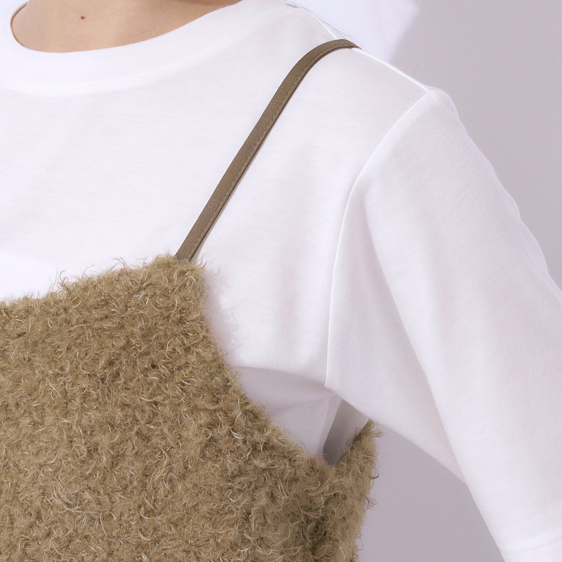 SHOO･LA･RUE「【2点セット】秋冬も活躍 フェイクファービスチェ&times;Tシャツ」|その他|