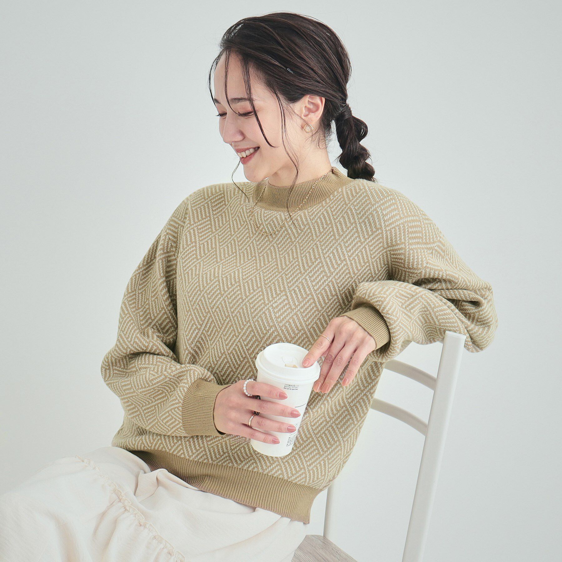 SHOO･LA･RUE「【S-LL/洗える/毛玉レス】クラシカルな柄が目を惹く プチハイネックニット」|ニット・セーター|ベージュ(452)