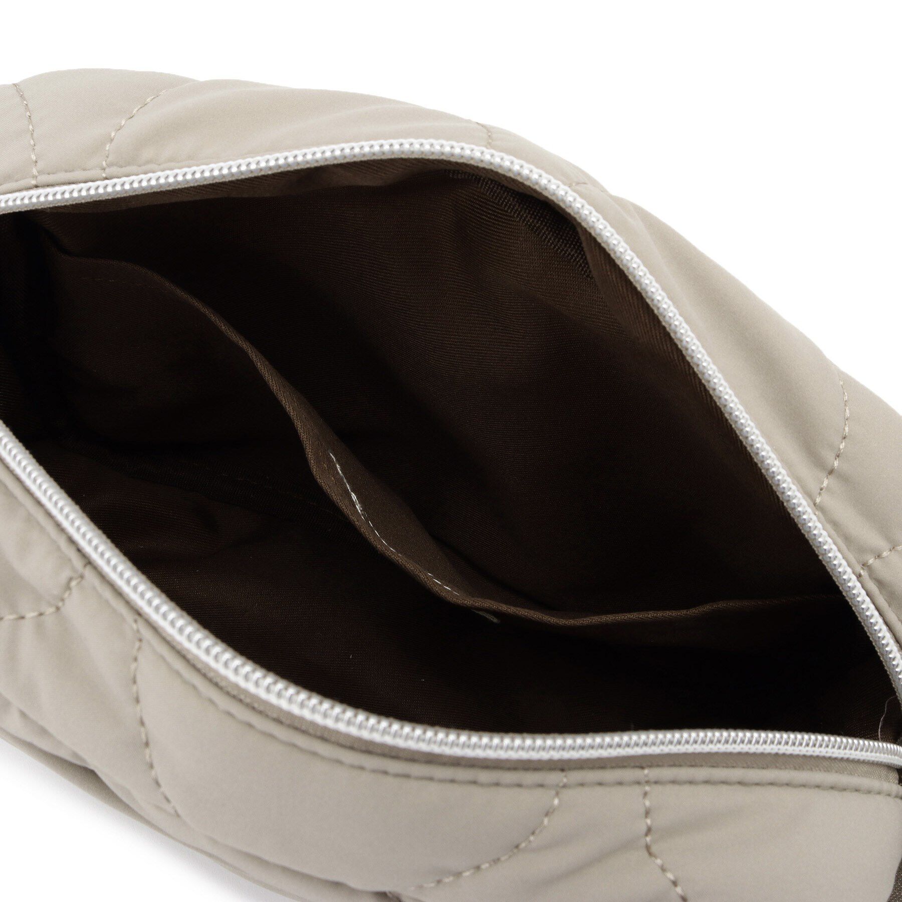 SHOO･LA･RUE「レジャーや旅行にも キルトスクエアショルダーバッグ」|ショルダー・メッセンジャー|