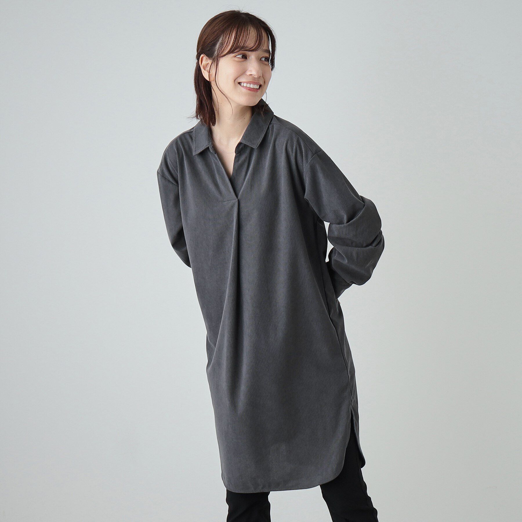 SHOO･LA･RUE「【洗える/S-LL/体型カバー】大人の上品カジュアル コーデュロイ スキッパーチュニック」|チュニック|チャコールグレー(0