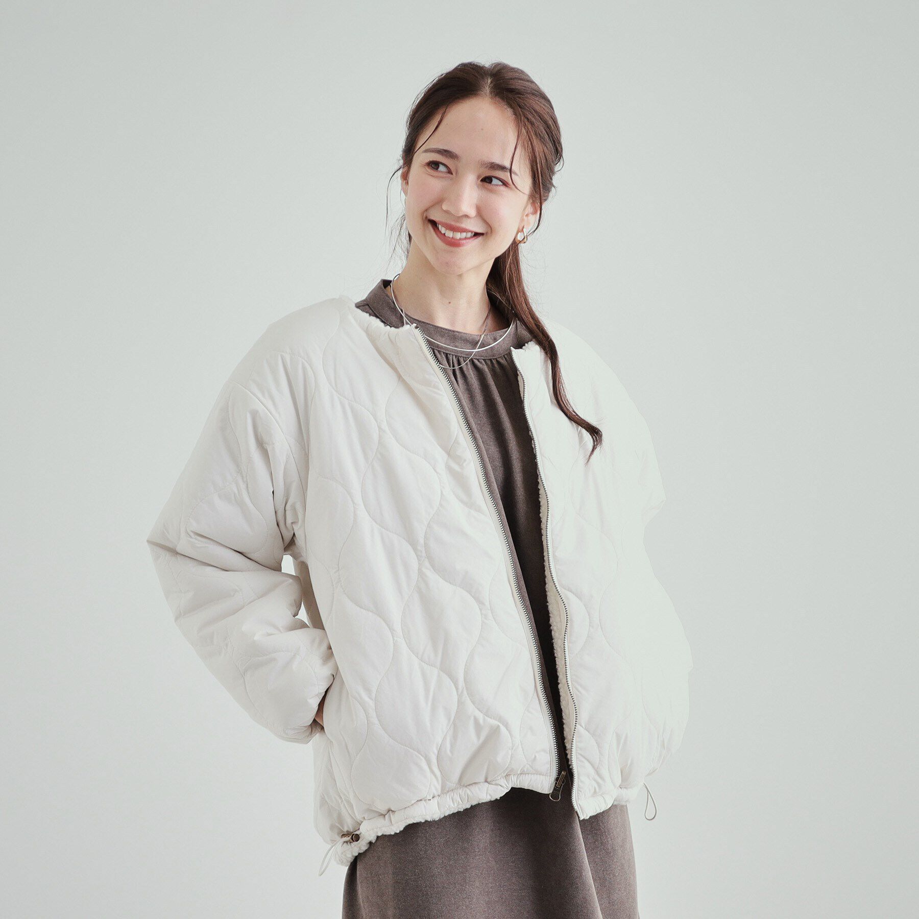 SHOO･LA･RUE「【S-LL/リバーシブル】首まわりすっきり ボア&times;キルト ノーカラーブルゾン」|ブルゾン・スタジャン|