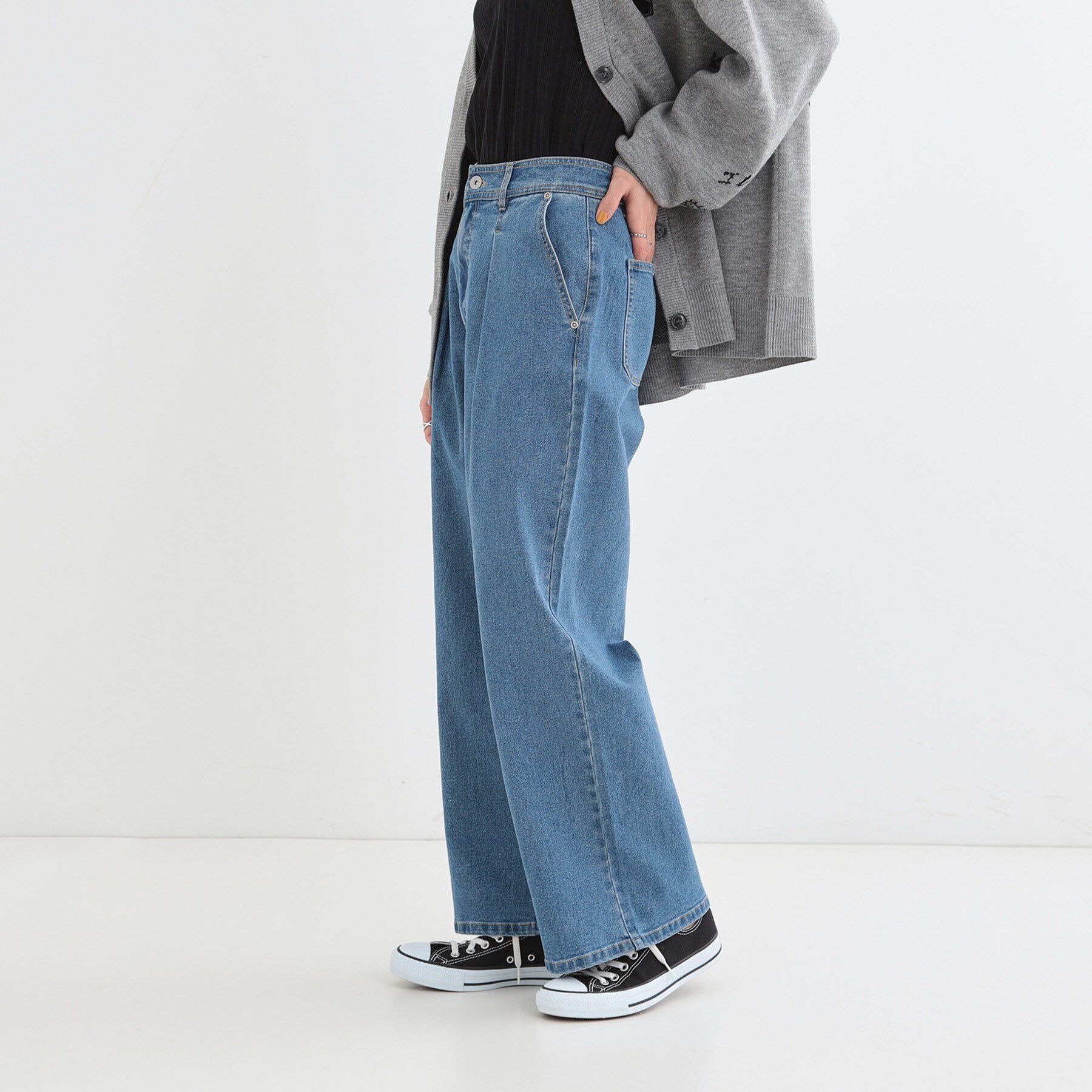 SHOO･LA･RUE「後ろウエストゴムが楽 大人のタックワイド デニムパンツ」|デニム|