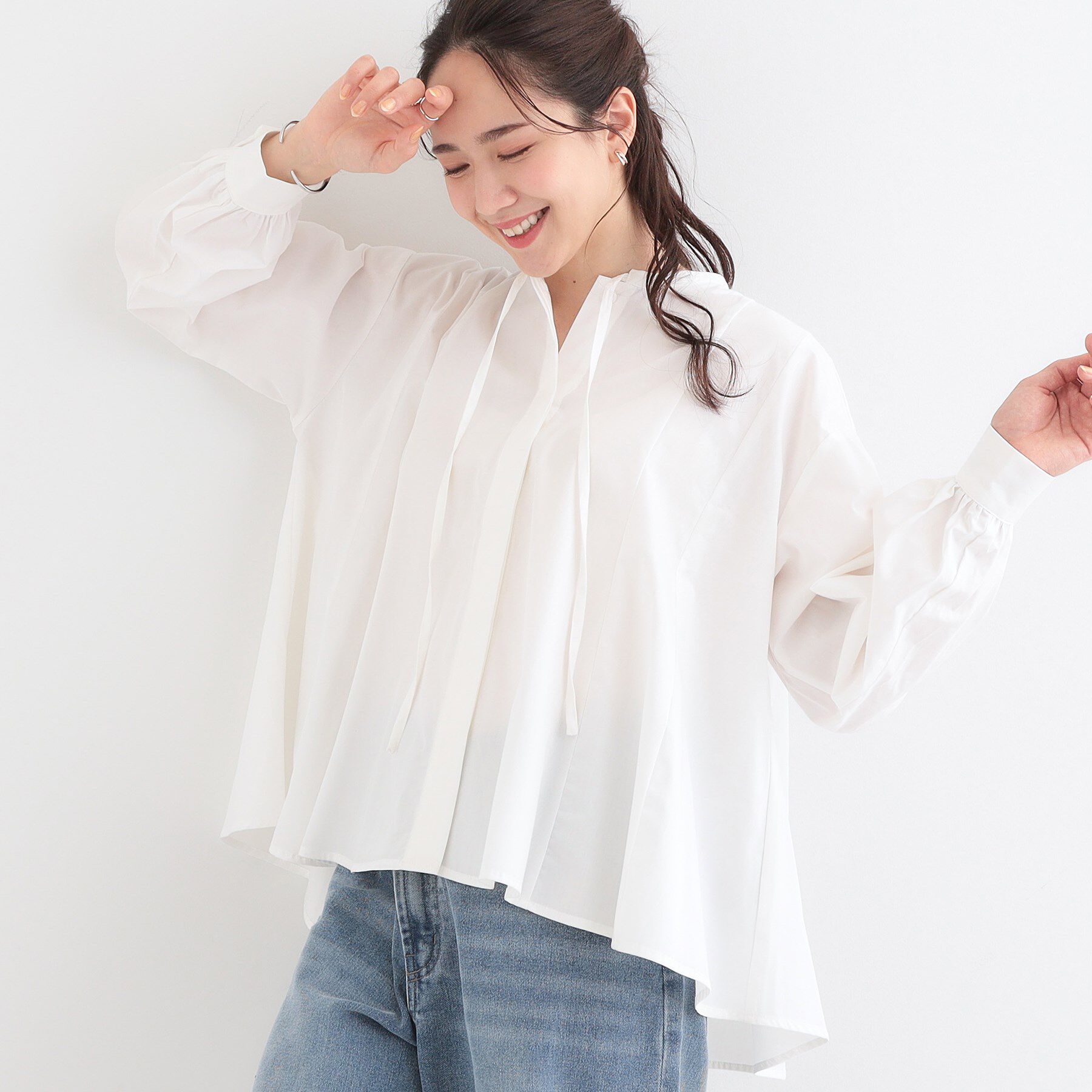 SHOO･LA･RUE「【洗える/体型カバー】フレアリボンブラウス」|シャツ・ブラウス|ホワイト(001)