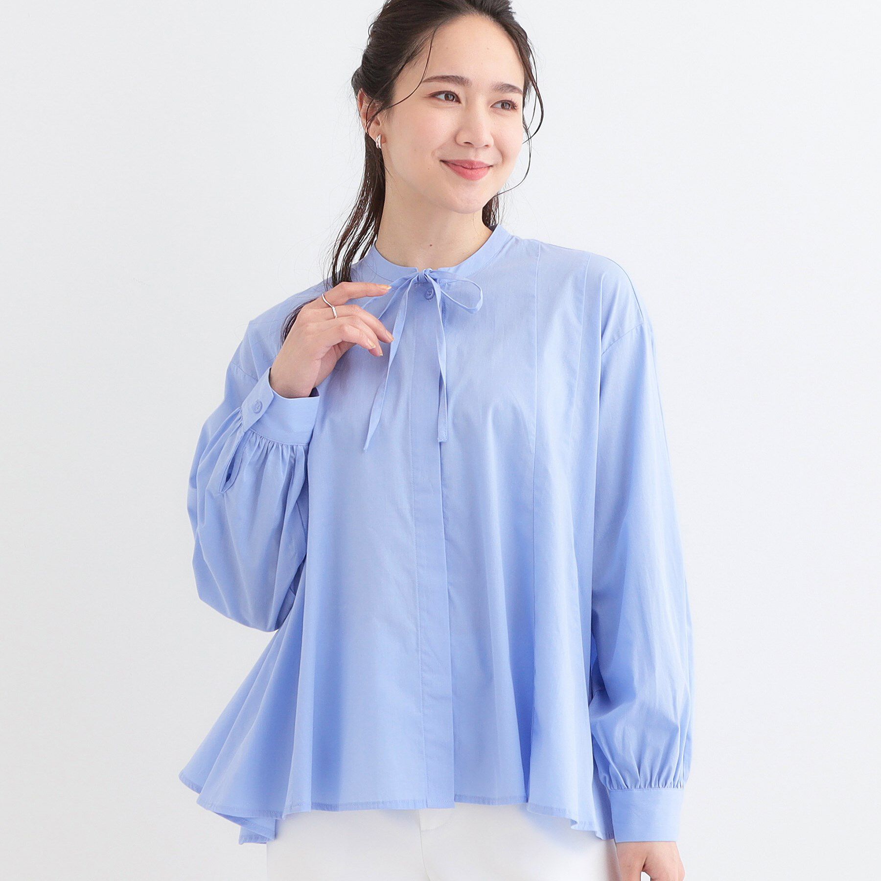 SHOO･LA･RUE「【洗える/体型カバー】フレアリボンブラウス」|シャツ・ブラウス|ブルー(091)