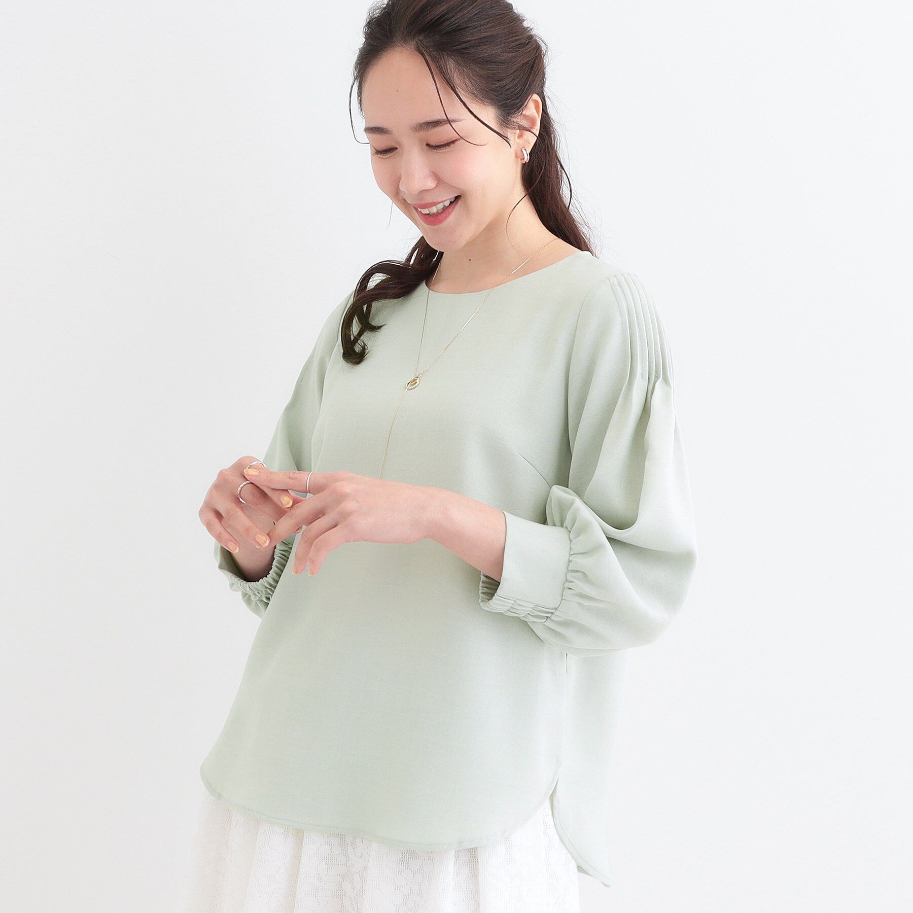 SHOO･LA･RUE「【洗える/洗濯後しわになりにくい】無理せずキレイ 肩タックブラウス」|シャツ・ブラウス|ミントグリーン(02