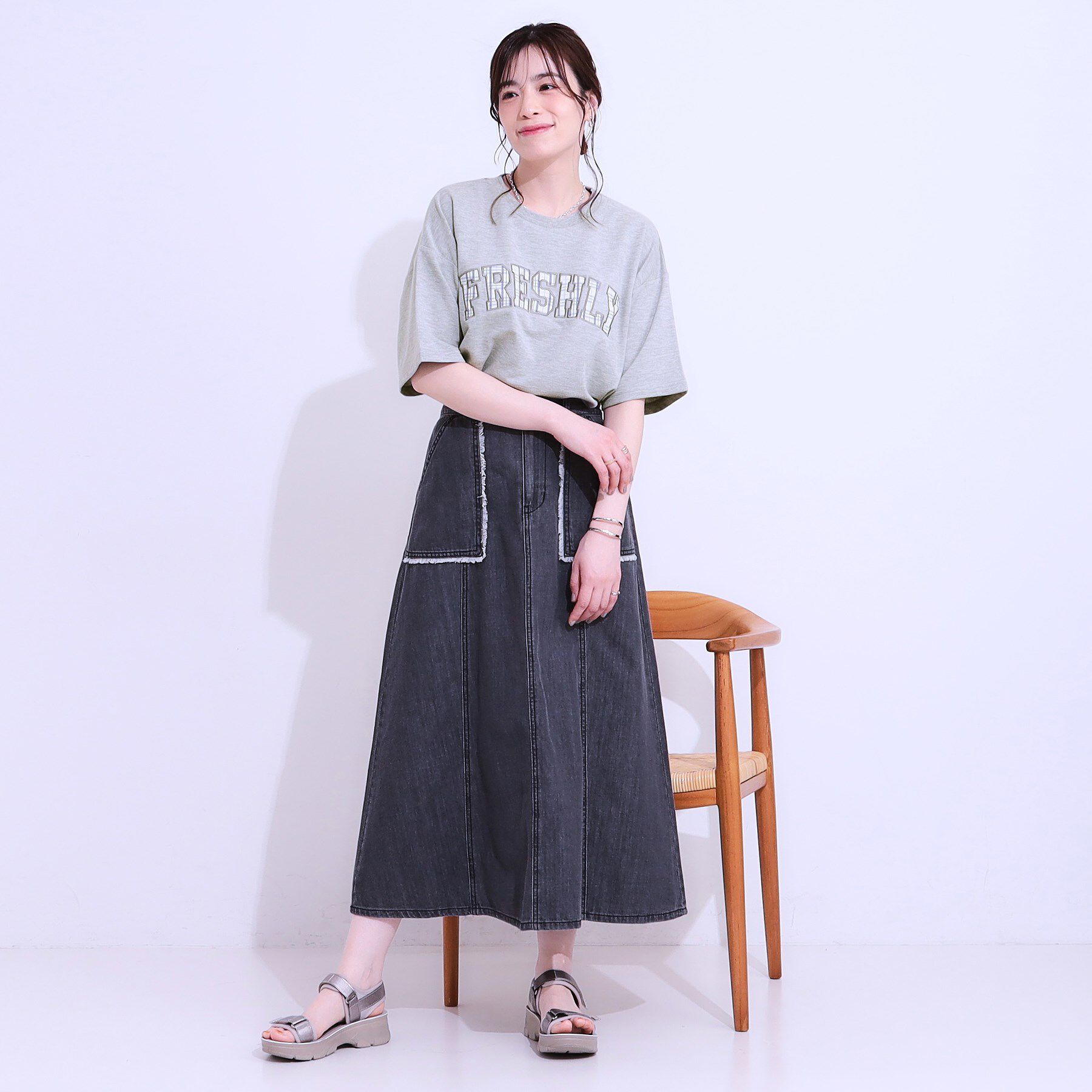 SHOO･LA･RUE「【S-LL】ゆるっと大人カジュアルに 柄ロゴアソート ミニ裏毛トップス」|Tシャツ・カットソー|