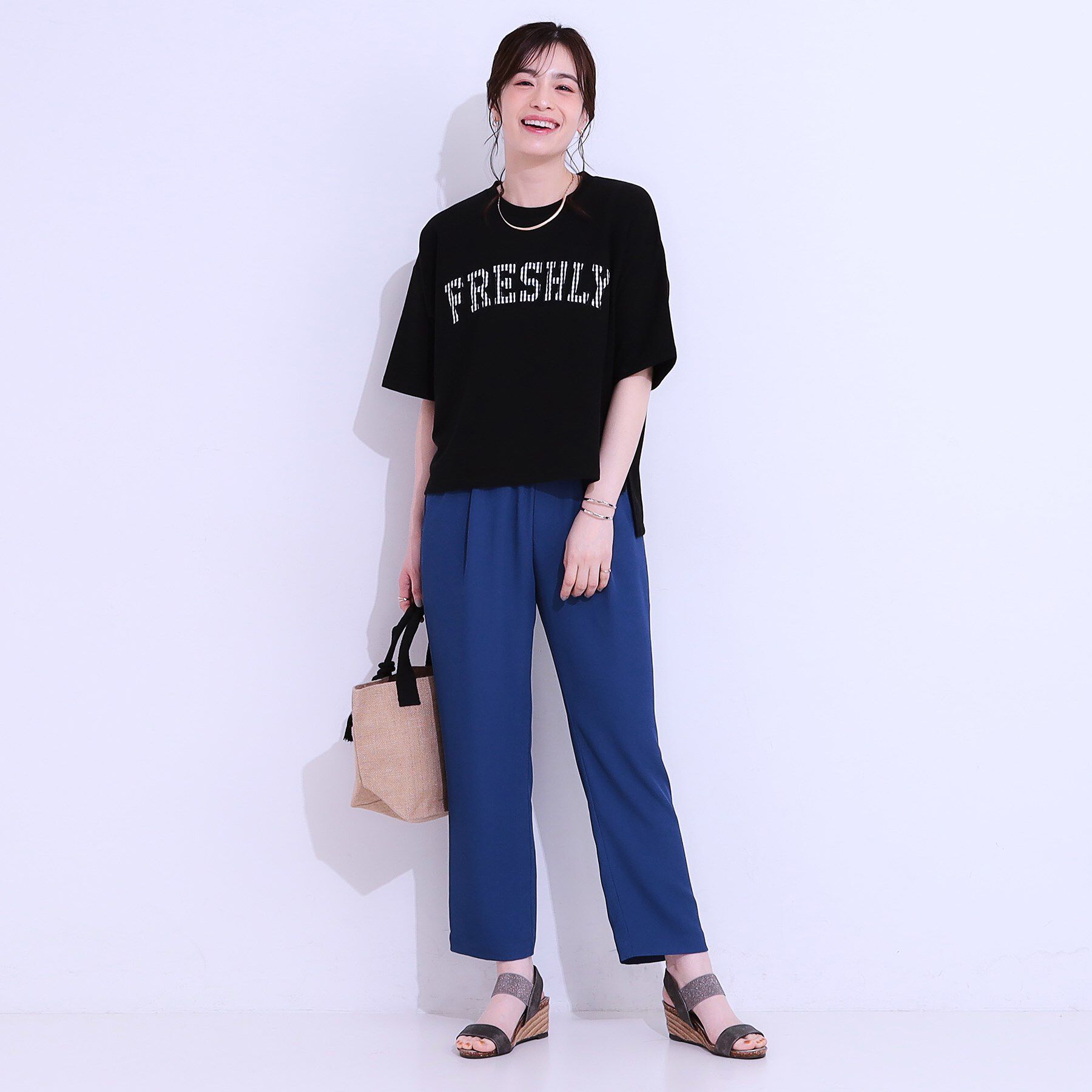 SHOO･LA･RUE「【S-LL】ゆるっと大人カジュアルに 柄ロゴアソート ミニ裏毛トップス」|Tシャツ・カットソー|