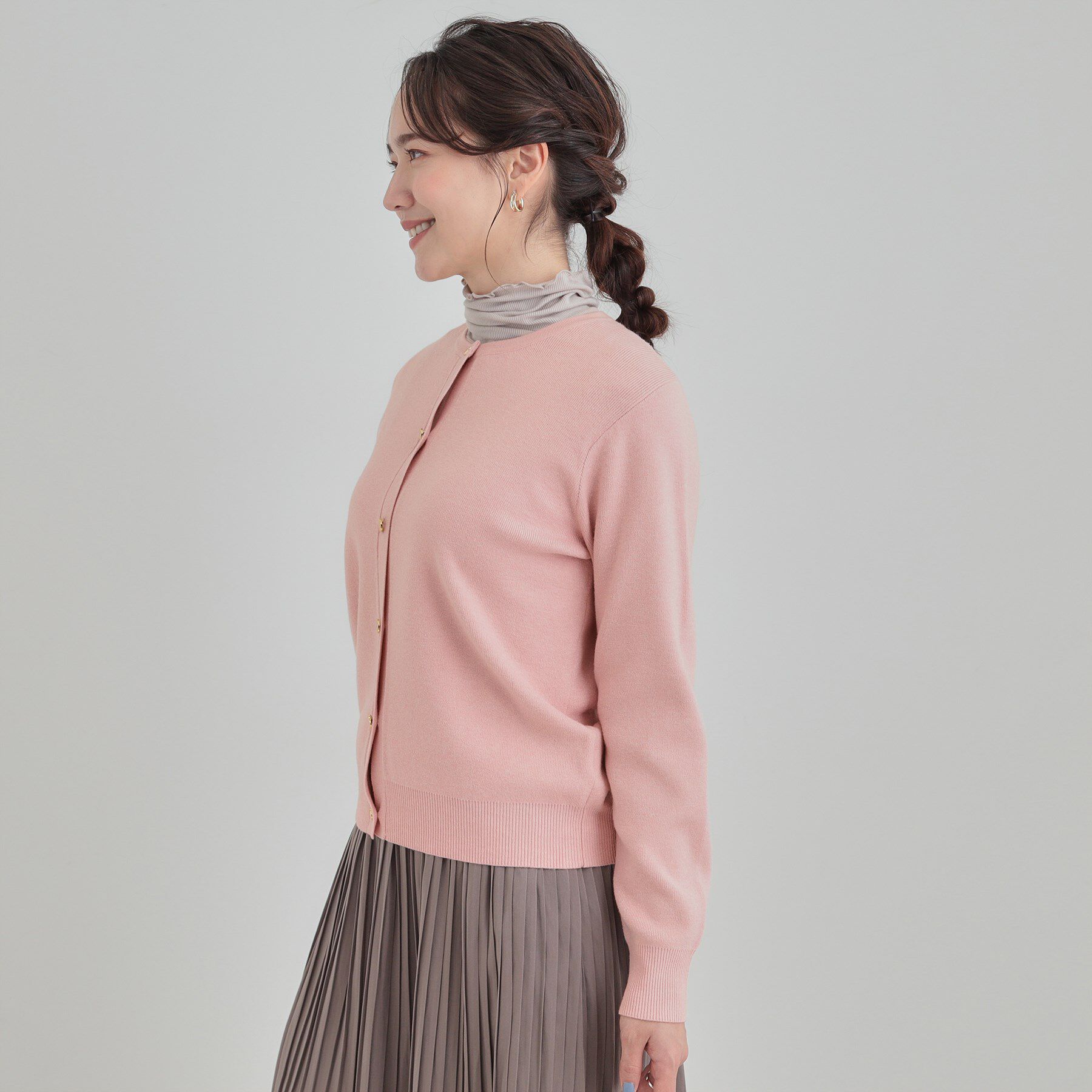 SHOO･LA･RUE「【洗濯機可/S-LL】すっきり見えでやわらかタッチな クルーネックカーディガン」|カーディガン|