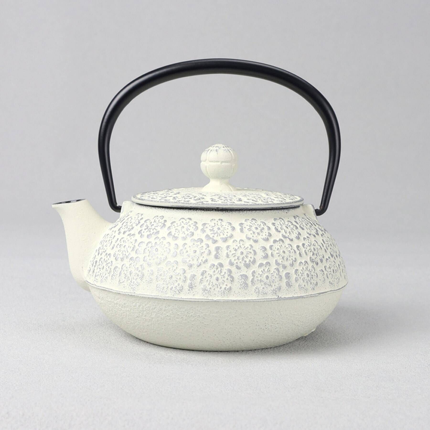 212 KITCHEN STORE「◆急須5型 桜 SV/WH (取手 黒) ＜岩鋳＞」|食器・キッチングッズ|