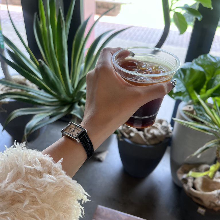 MATOW「〈MATOW (マトウ)〉Tsuki 朧月-おぼろづき- ｽｸｴｱ ｼﾙﾊﾞｰ ﾚｻﾞｰ」|腕時計|