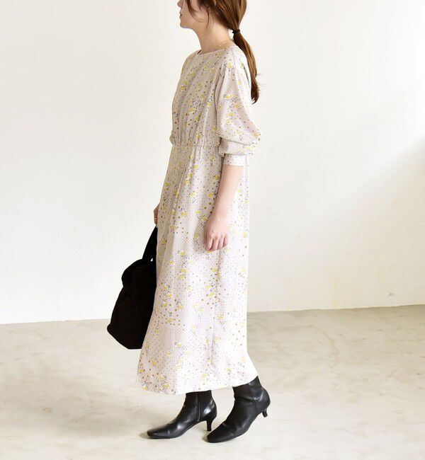 quaranciel「《予約》quaranciel: ドット フラワー プリント Iライン ギャザー ワンピース」|ワンピース|