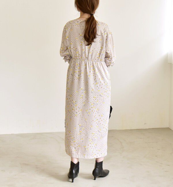 quaranciel「《予約》quaranciel: ドット フラワー プリント Iライン ギャザー ワンピース」|ワンピース|