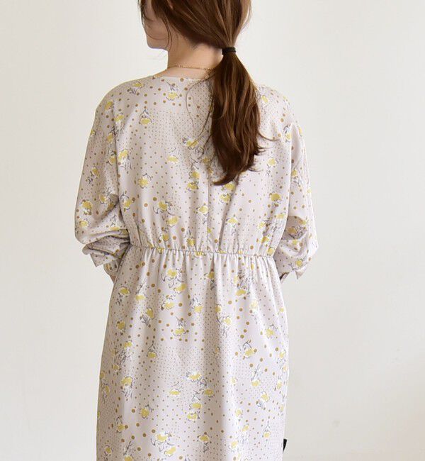 quaranciel「《予約》quaranciel: ドット フラワー プリント Iライン ギャザー ワンピース」|ワンピース|