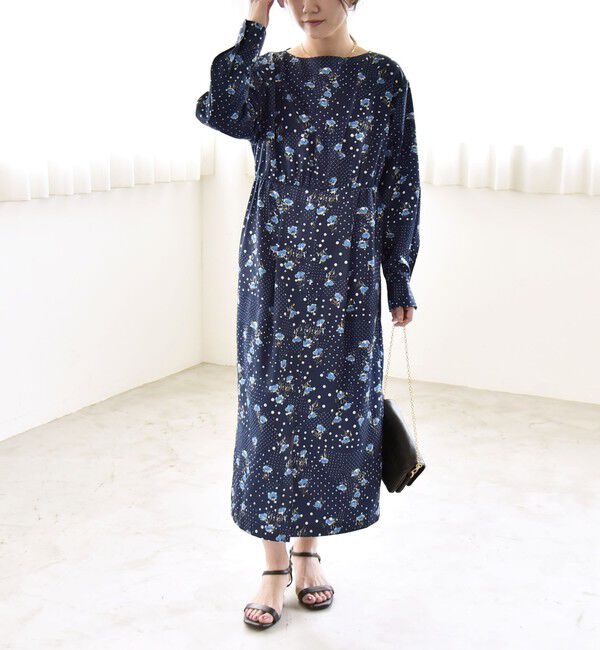 quaranciel「《予約》quaranciel: ドット フラワー プリント Iライン ギャザー ワンピース」|ワンピース|ネイビー