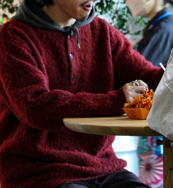 GLOSTER「【モヘアタッチ/ユニセックス対応】ヘンリーネックプルオーバーニット」|ニット・セーター|ボルドー