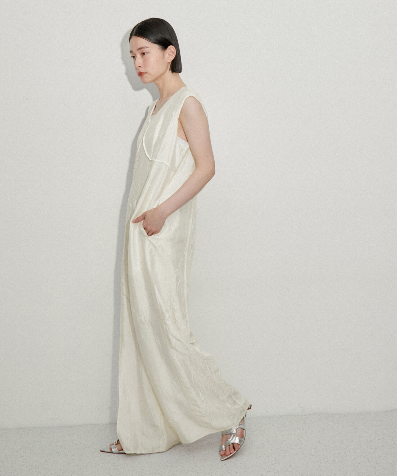 ADAM ET ROPE'「グロッシーロンパース」|オールインワン|