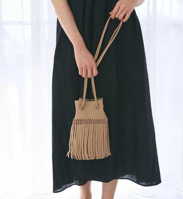 collex「【WEB限定】【BEAURE】カウレザー フリンジ巾着ショルダーバッグ」|ショルダー・メッセンジャー|ベージュ