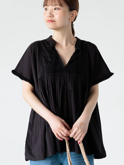 Lugnoncure「【INDIA made】タッセル付き刺繍ブラウス」|シャツ・ブラウス|ブラック