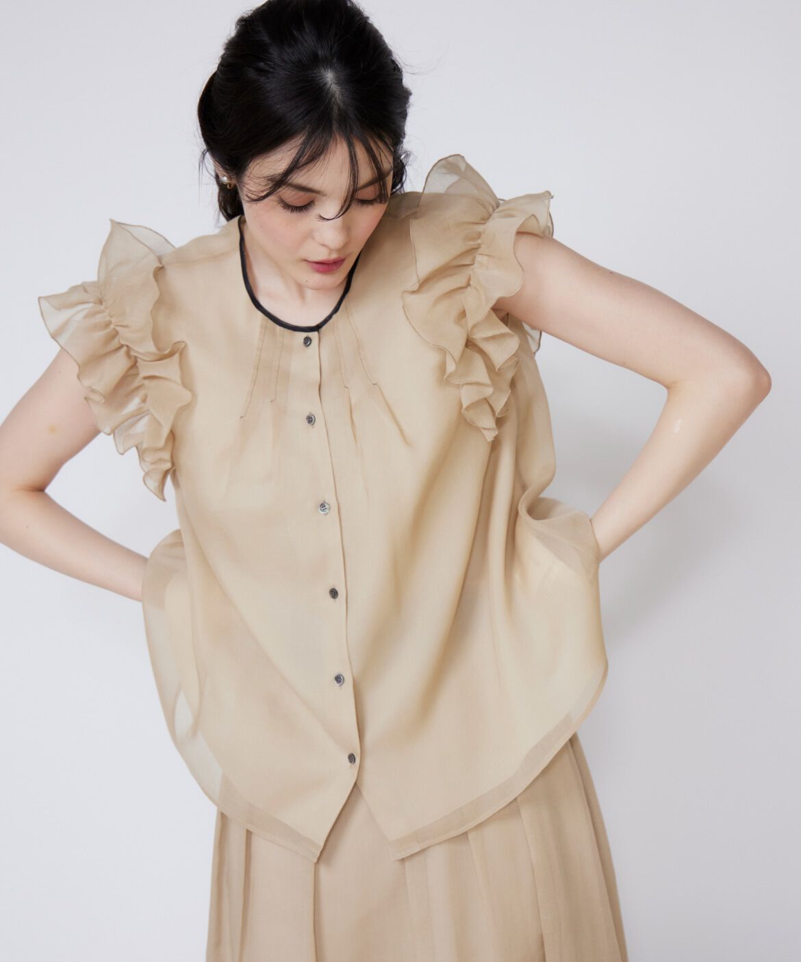 Maglie le cassetto「シアーフリルブラウス」|シャツ・ブラウス|ベージュ2