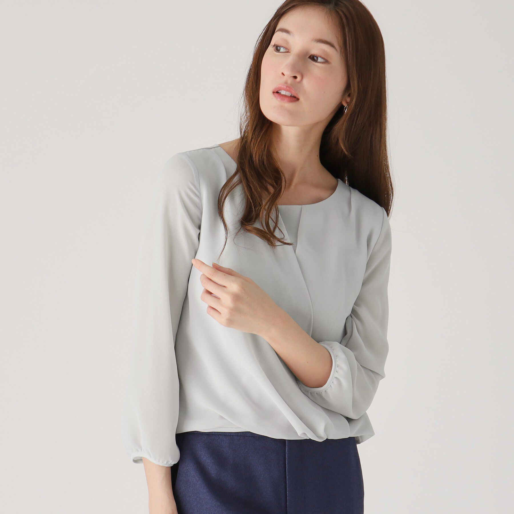 COUP DE CHANCE「【洗える／日本製／通勤】カシュクール風ブラウス」|シャツ・ブラウス|ライトグレー(011