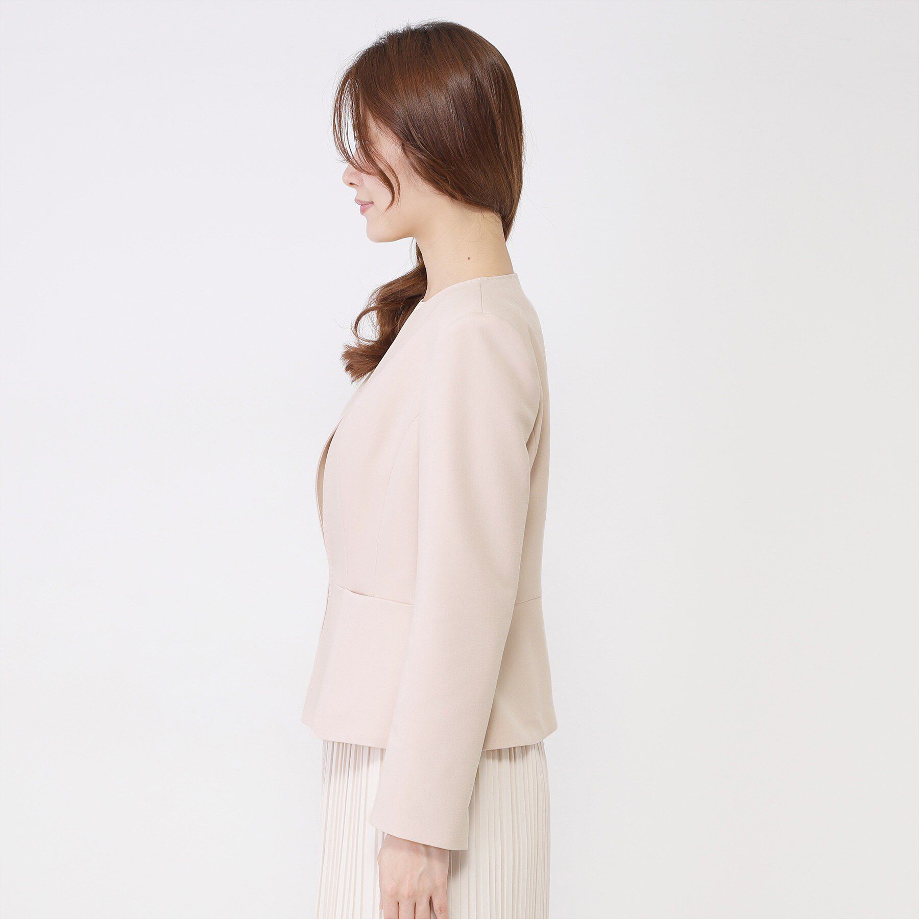 COUP DE CHANCE「【手洗い可／日本製／スーツ可】ペプラムデザインのカラーレスジャケット」|ノーカラージャケット|